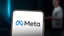 Cuộc chiến AI: Tại sao Microsoft hái quả ngọt còn Meta lại đối mặt với hố đen tài chính?