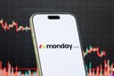 Monday.com tái cấu trúc nhân sự: Cú chuyển mình mạnh mẽ sang kỷ nguyên AI Work Platform